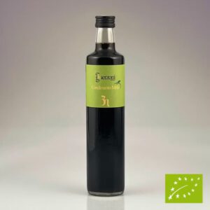 Dunkler Apfelessig naturtrüb in der Flasche vom Olivenbauer